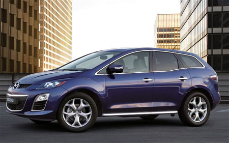 The Mazda Cx-7 Diesel Sports in the very attractive Stormy Blue paint finish.