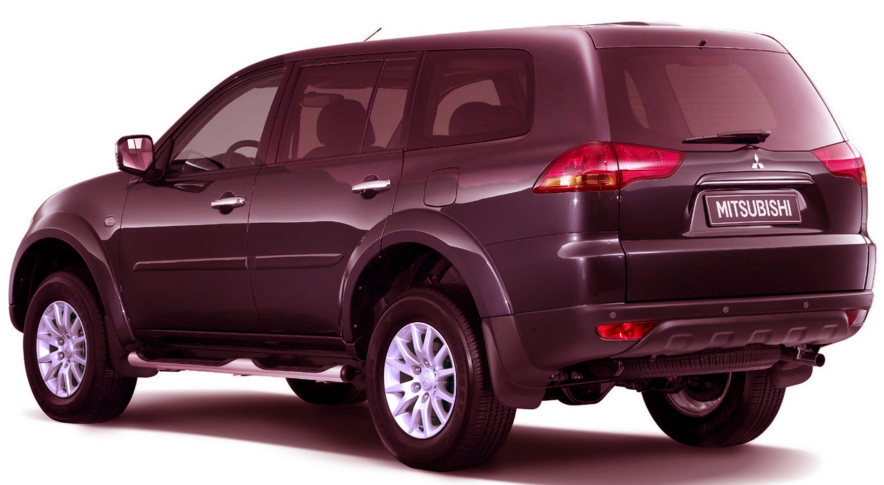 Whether providing interior space or tackling the wide open spaces, the Mitsubishi Challenger does it with ease.
