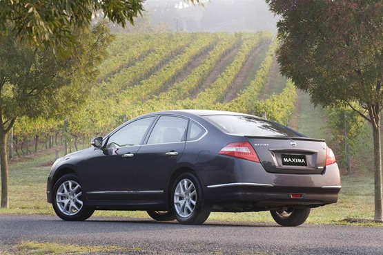 The Nissan Maxima 250 ST-L would make a superb choice either as a family car or as part of a commercial fleet.