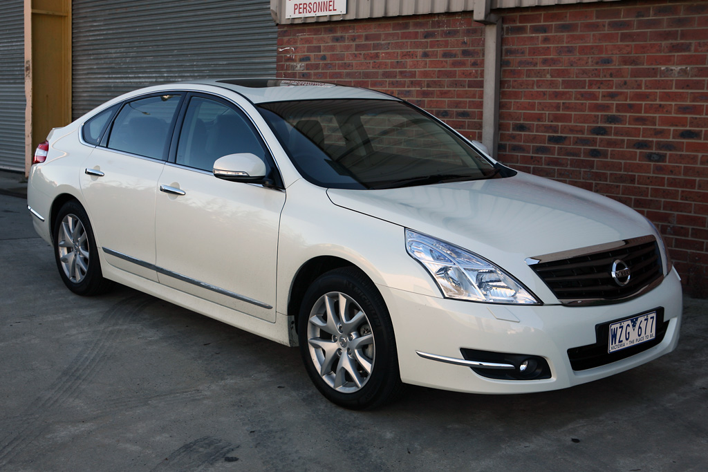 The Nissan Maxima 350 ST-S is a vehicle that many people will enjoy owning.