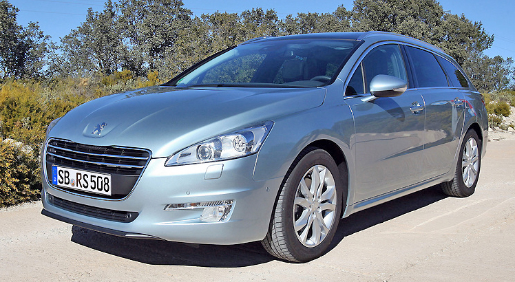 A trim design makes for athletic driving in the new Peugeot 508 Touring.