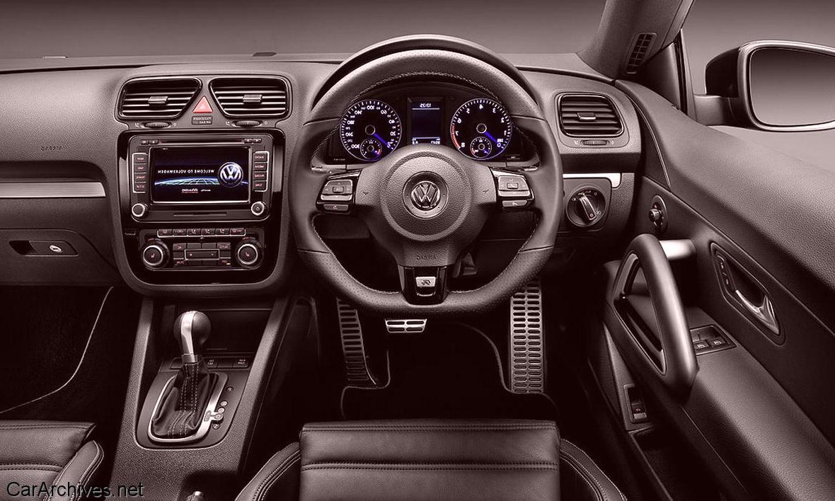 At the heart of the sculptured dash is a 6.5-inch touch screen that boasts multi-function entertainment.