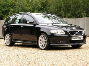 It's hard to find stationwagons that have the safe, sporty feel of the Volvo V50 D5.