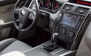2011-Mazda-CX-9-AWD-interior-570x356