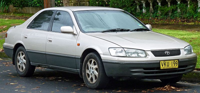 File:1997-2000 Toyota Vienta (MCV20R) Grande sedan (2011-06-15) 01.jpg