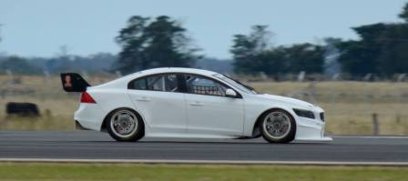Volvo V8 Supercar sans warpaint