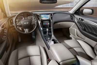 Infiniti Q60 convertible interior