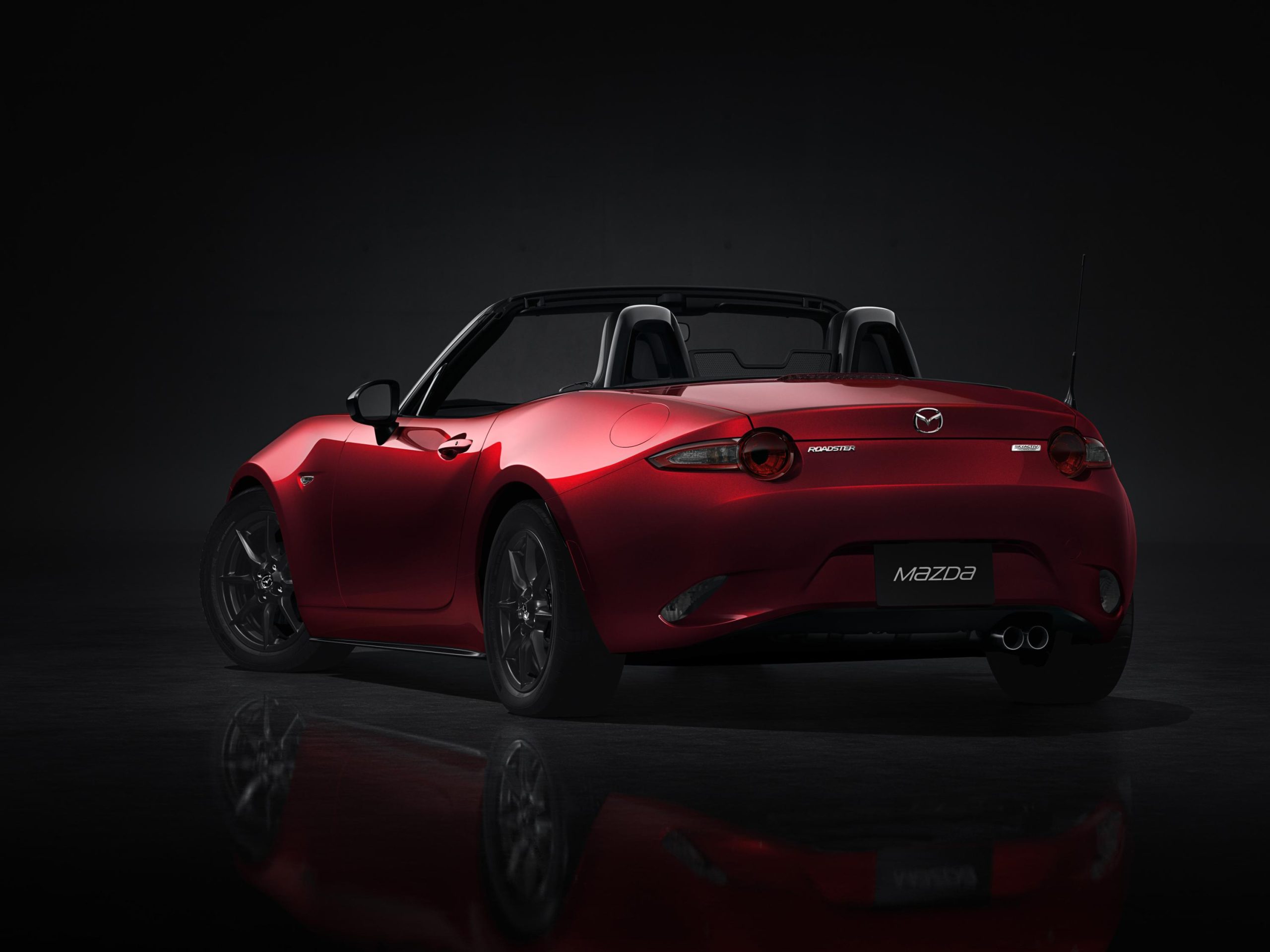892778_MX-5_2014_exterior_02__jpg300