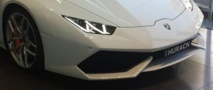 Huracan front