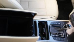 Hyundai Genesis Ultimate console