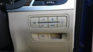 Hyundai Genesis Ultimate dash controls