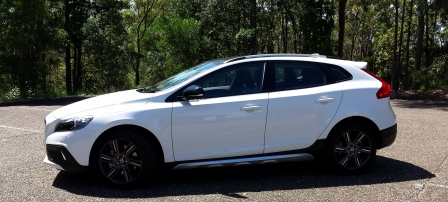 Volvo V40 Cross Country profile