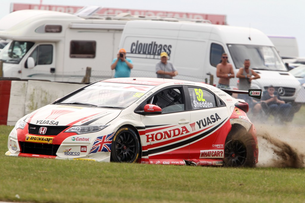 A weekend to be forgotten for Honda Yuasa Racing... Photo Credit: BTCC.net