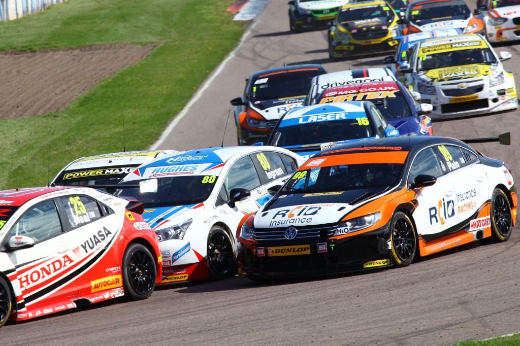 All action in race 1 as drivers jostled for positions! Photo Credit: BTCC.net