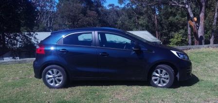 2015 Kia Rio profile
