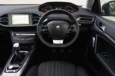 peugeot-308-hatchback-2013-interior_0_0