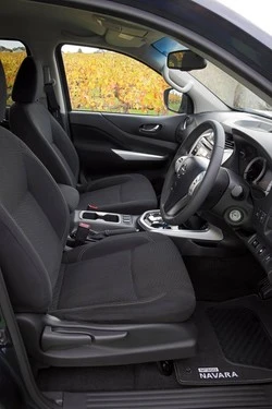 Nissan Navara NP300 Petrol Interior