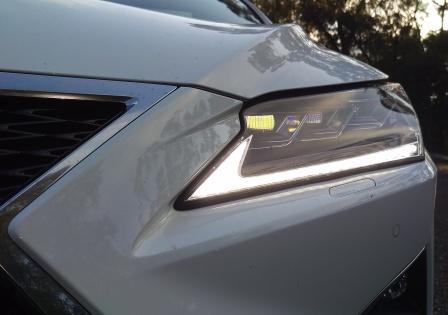 2016 Lexus RX450h front headlight