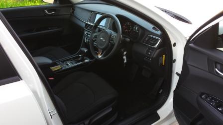 2017-my-kia-optima-si-front-seats