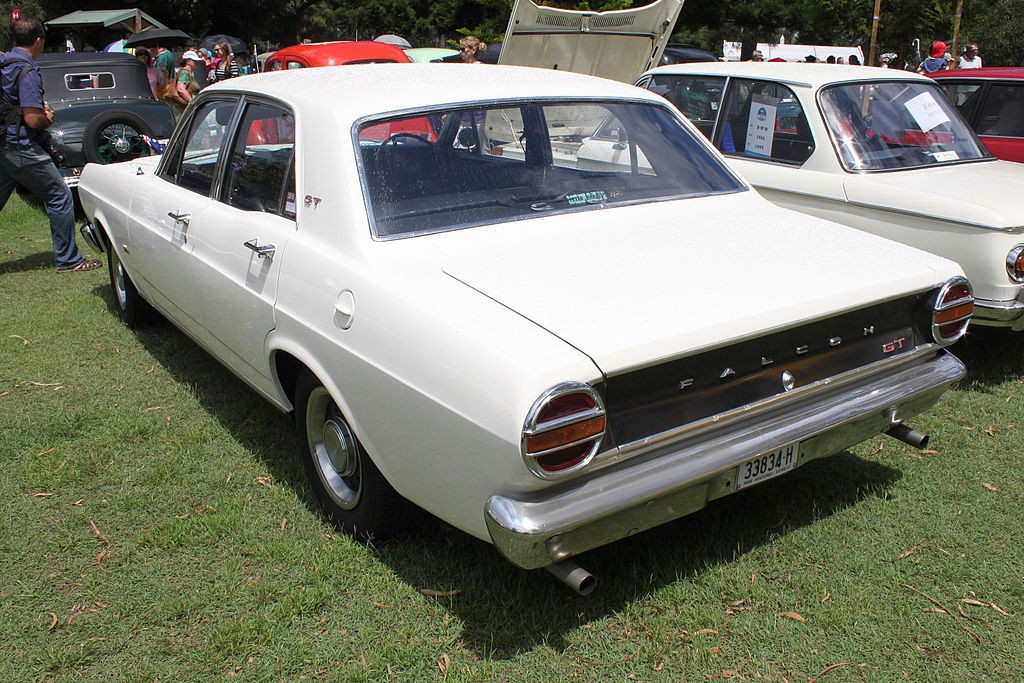 1968_Ford_Falcon_(XT)_GT_sedan_(25371145955)