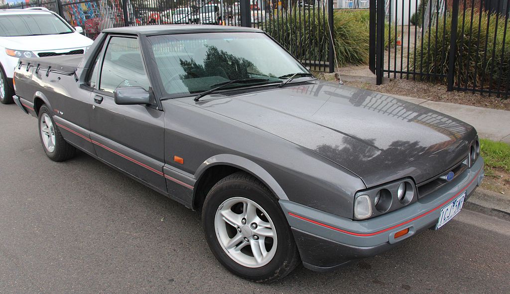1995_Ford_Falcon_(XG)_XR6_utility_(19157882960)