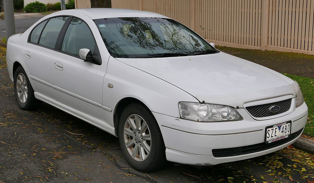 2004_Ford_Falcon_(BA)_Futura_sedan_(2015-07-03)_01