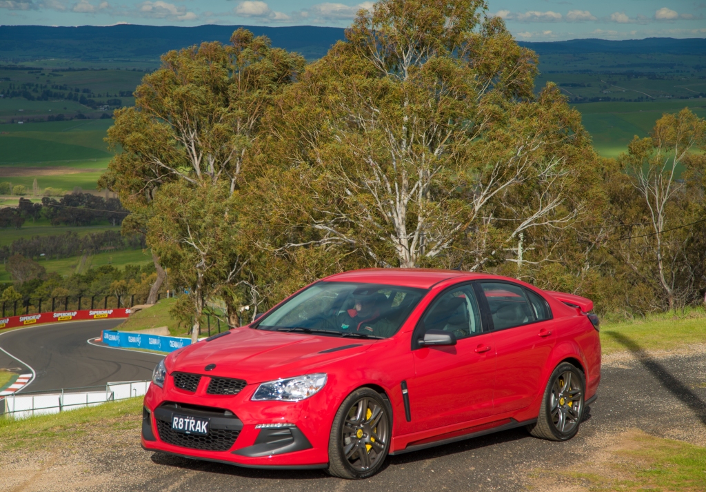 2017-hsv-clubsport-r8-track-edition-left-front-quarter-skyline
