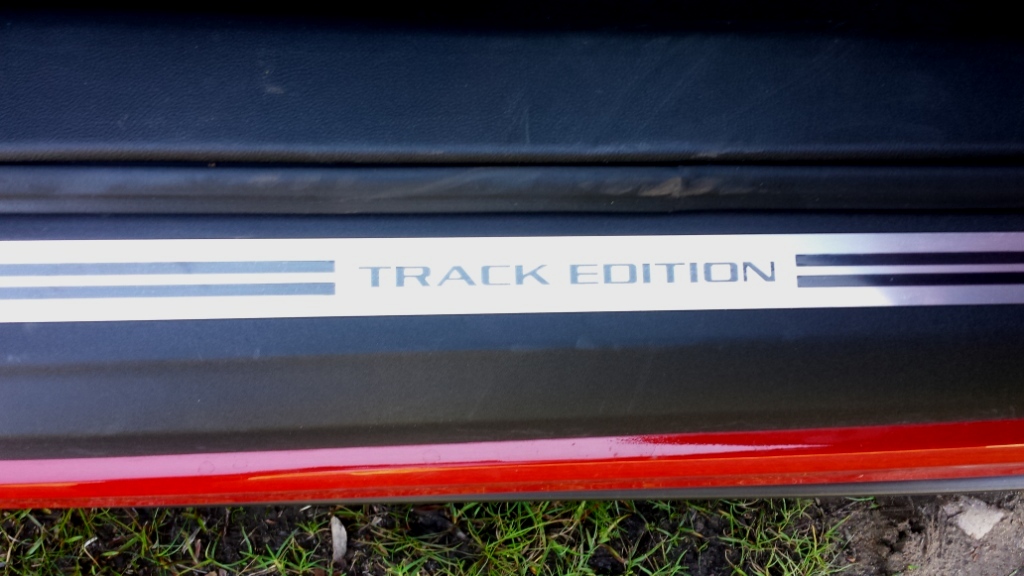 2017-hsv-r8-clubsport-track-edition-sill-badging