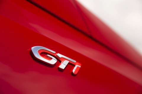 peugeot-308-gti-badge
