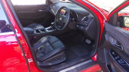 2016-vf2-holden-commodore-ss-v-redline-front-seats