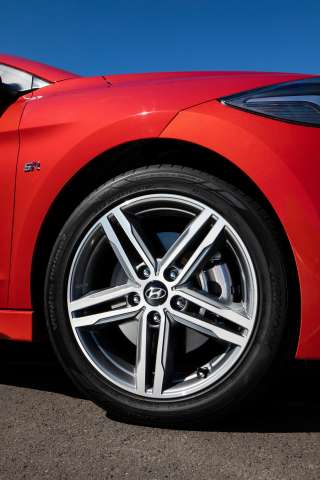 2017-hyundai-elantra-sr-turbo-wheel