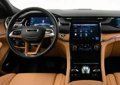 2024 Jeep Grand Cherokee Hybrid interior